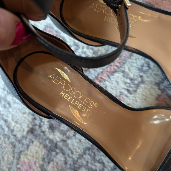 AEROSOLES Black Ankle Strap Heels Heel Rest 6.5 - Picture 3 of 4